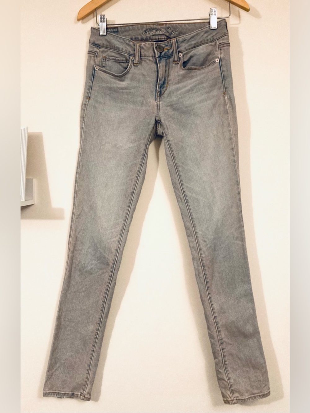 Vintage American Eagle Light Wash Skinny Jeans Gray Blue with Pink undertones - Picture 2 of 9